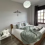 Apartmán Boutique One Bed Sea Views And Free Wifi *