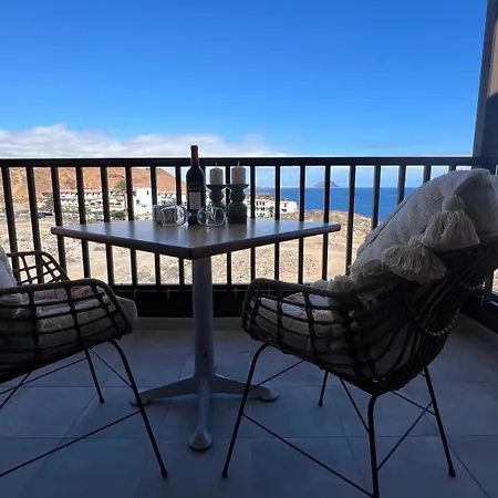 Boutique One Bed Sea Views And Free Wifi Lägenhet *
