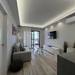 Boutique One Bed Sea Views And Free Wifi شقة *