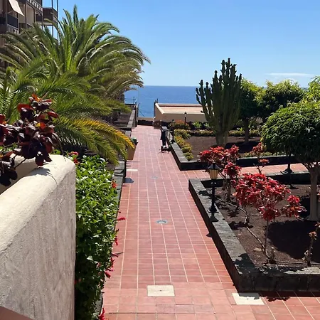 Апартаменты Boutique One Bed Sea Views And Free Wifi Коста-дель-Силенцио