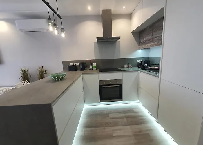 Boutique One Bed Sea Views And Free Wifi Коста-дель-Силенцио