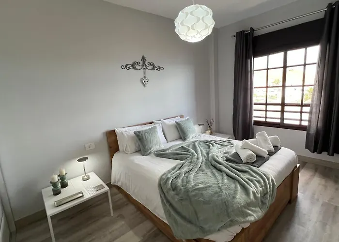 Апартаменты Boutique One Bed Sea Views And Free Wifi *